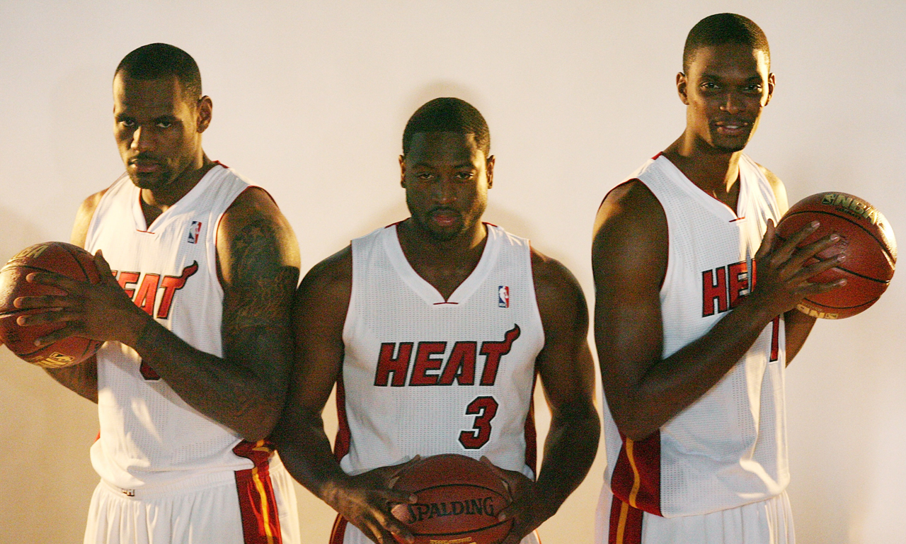 英超劲旅完胜：终结5场不胜，积分追平曼联，距离欧冠区3分（英超劲旅强势反弹：完胜止住五轮不胜，积分追平曼联，距欧冠区仅3分）