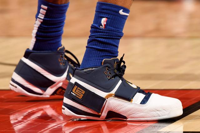 米体：弗拉霍维奇愿意留在尤文，但薪水始终是个问题（米体：弗拉霍维奇愿留尤文，薪资问题仍待解决）