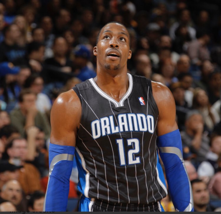 篮球火箭主力后卫被评为月最佳球员（火箭队首发后卫当选本月最佳球员）