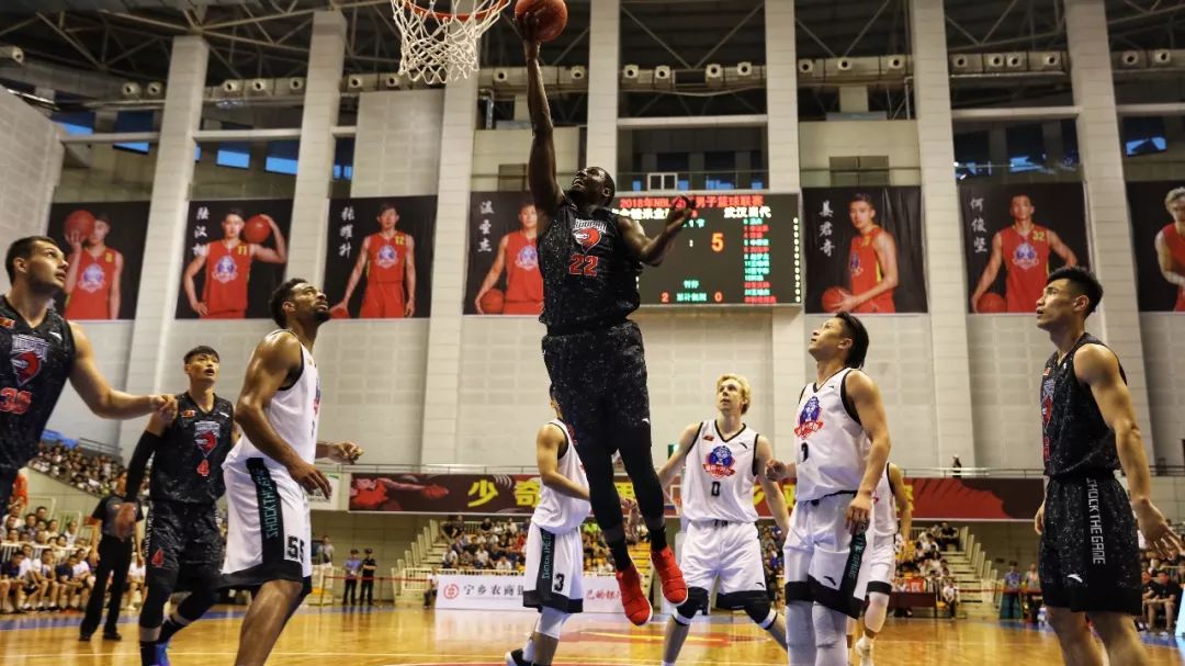 马竞vs瓦伦西亚首发：阿尔瓦雷斯领衔！格子替补，科克在列（马竞战瓦伦西亚首发出炉：阿尔瓦雷斯领衔，格列兹曼替补，科克入选）