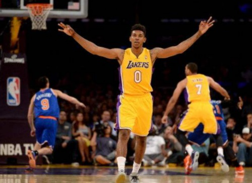 刷新纪录，拜仁2-1客胜巴黎，开局至今已经豪取16连胜（拜仁客场2-1力克巴黎，开季豪取16连胜再写新纪录）