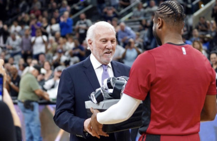 央视记者解释二审维持原判原因：李铁及其辩护团队并未提交实质性证据